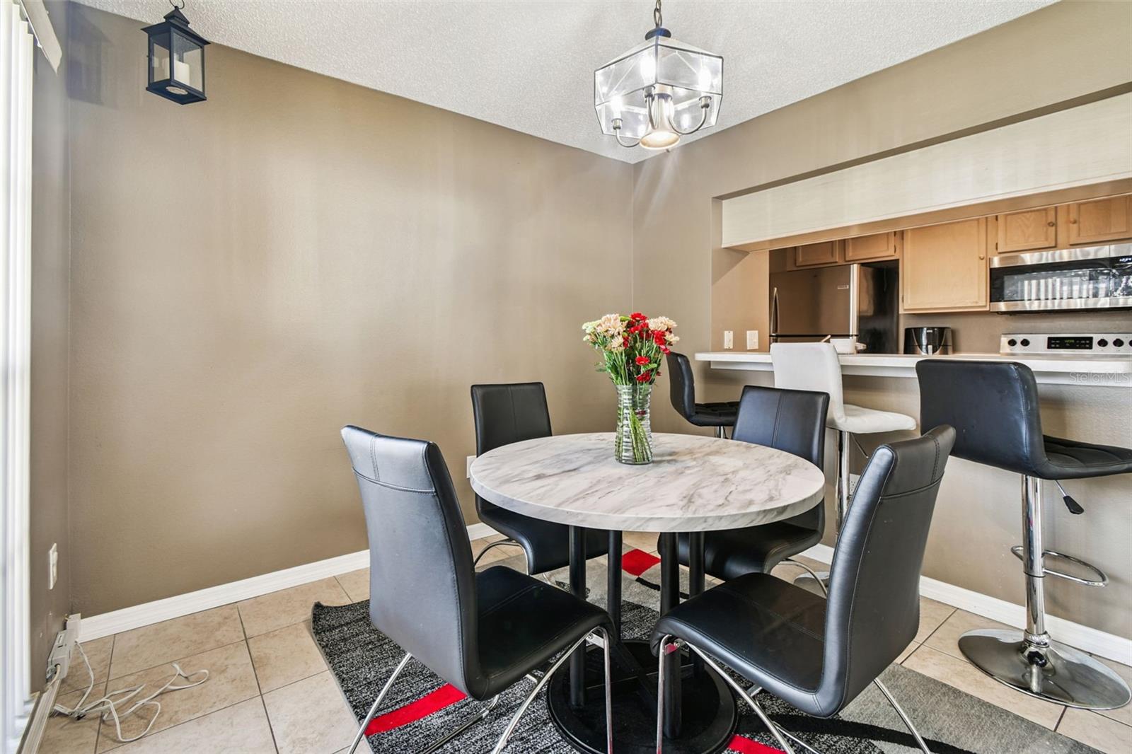 THE TWNHMS AT KENSINGTON PH - Residential