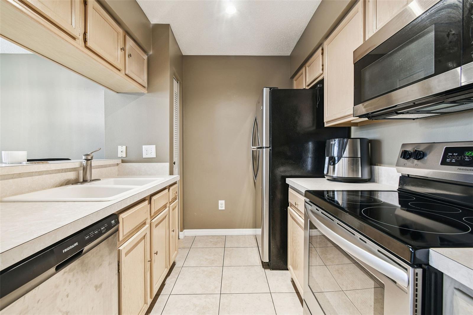 THE TWNHMS AT KENSINGTON PH - Residential