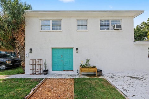 Photo of 301 W Chelsea Street, Tampa, FL 33603 (MLS # TB8557123)