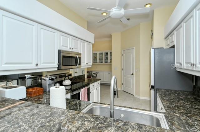 STONEYBROOK GOLF & COUNTRY CLUB - Residential Lease