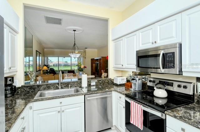 STONEYBROOK GOLF & COUNTRY CLUB - Residential Lease