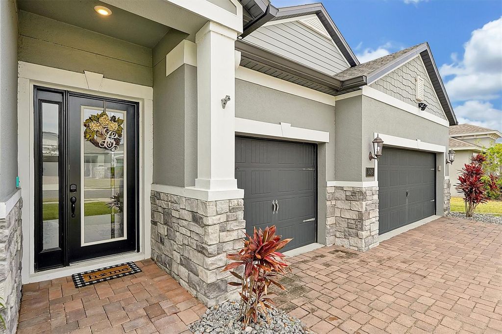 Photo of 508 Bellissimo Place, Howey In The Hills, FL 34737 (MLS # O6391096)