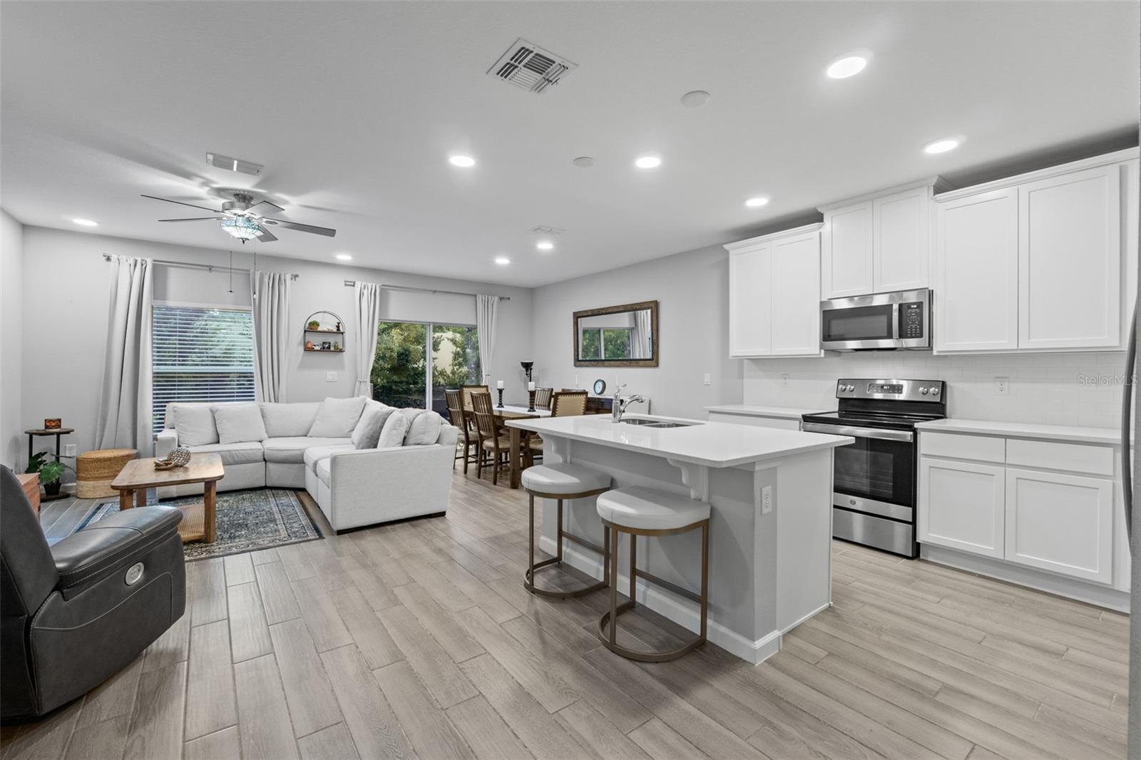 TOWNS AT TUSKAWILLA COMMONS - Residential