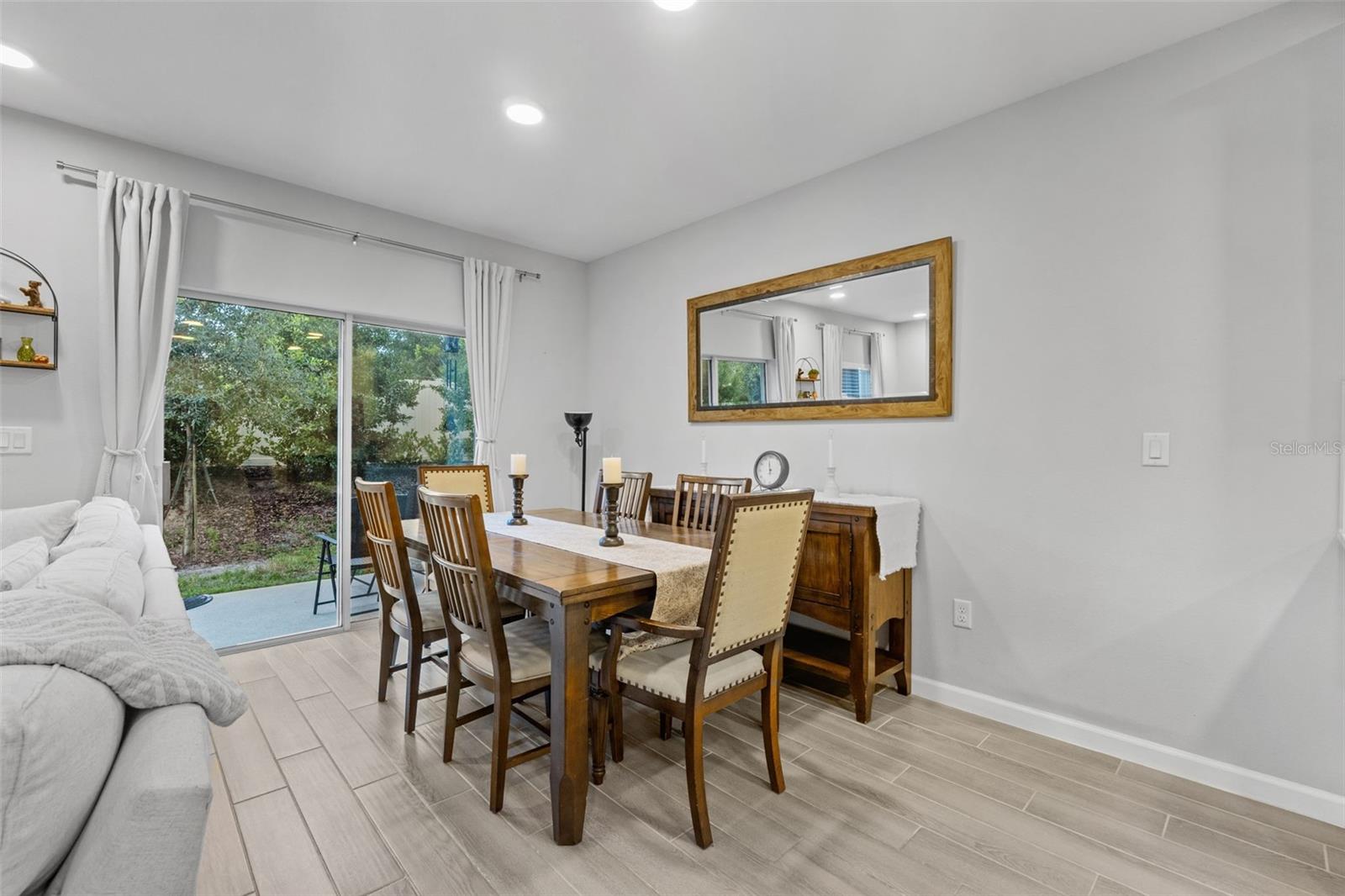 TOWNS AT TUSKAWILLA COMMONS - Residential