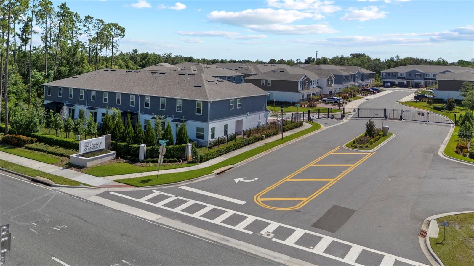 TOWNS AT TUSKAWILLA COMMONS - Residential