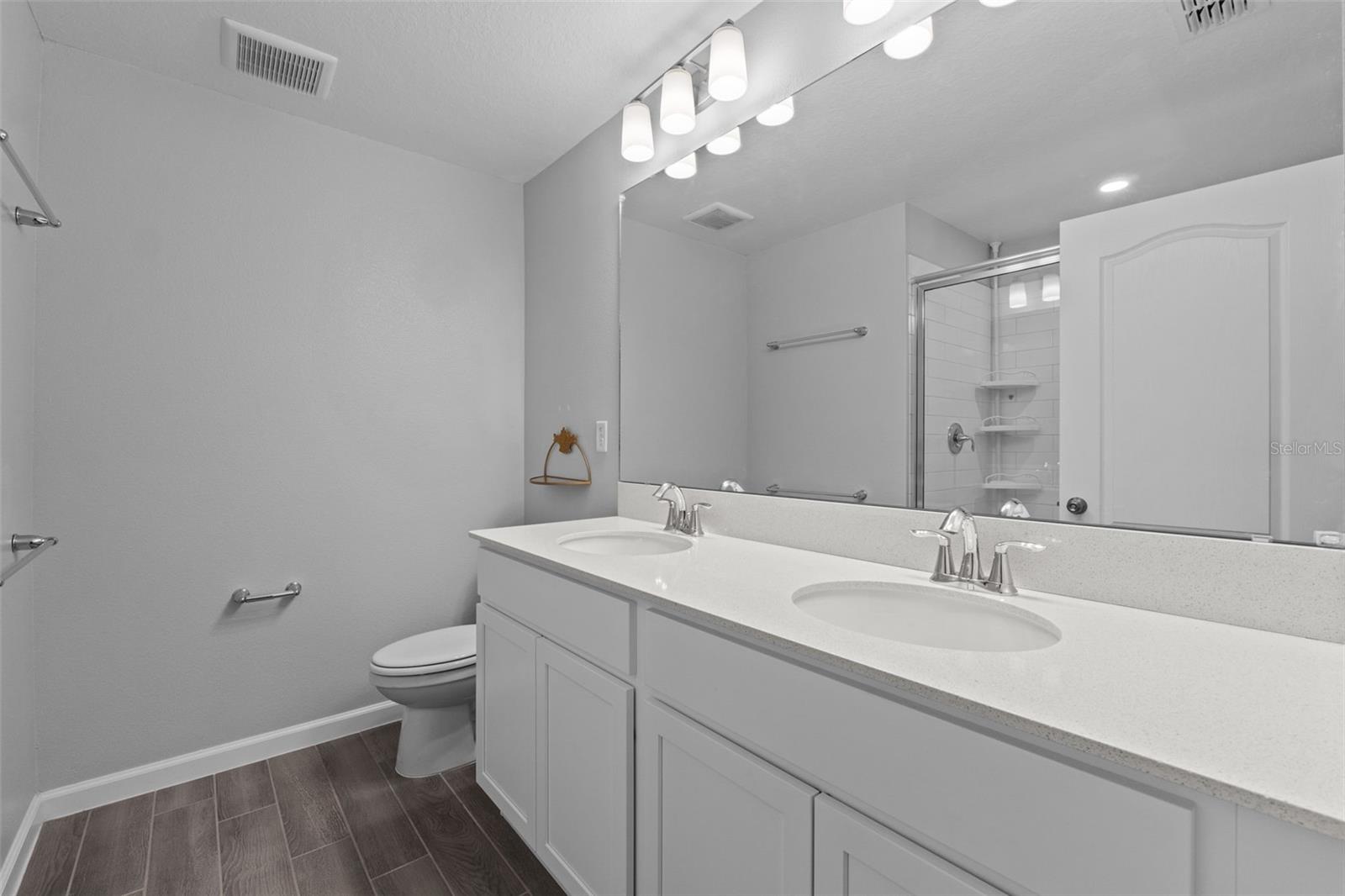 TOWNS AT TUSKAWILLA COMMONS - Residential