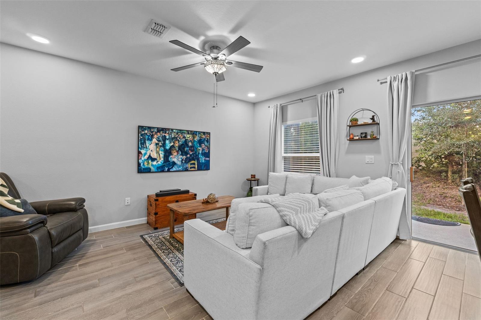 TOWNS AT TUSKAWILLA COMMONS - Residential
