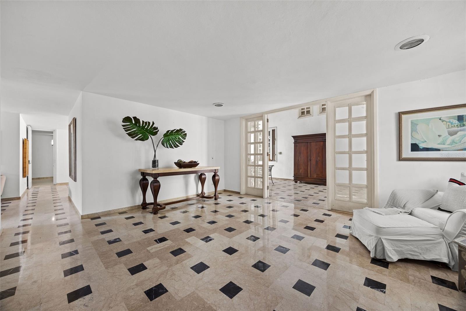 MANSIONES DE GARDEN HILLS - Residential