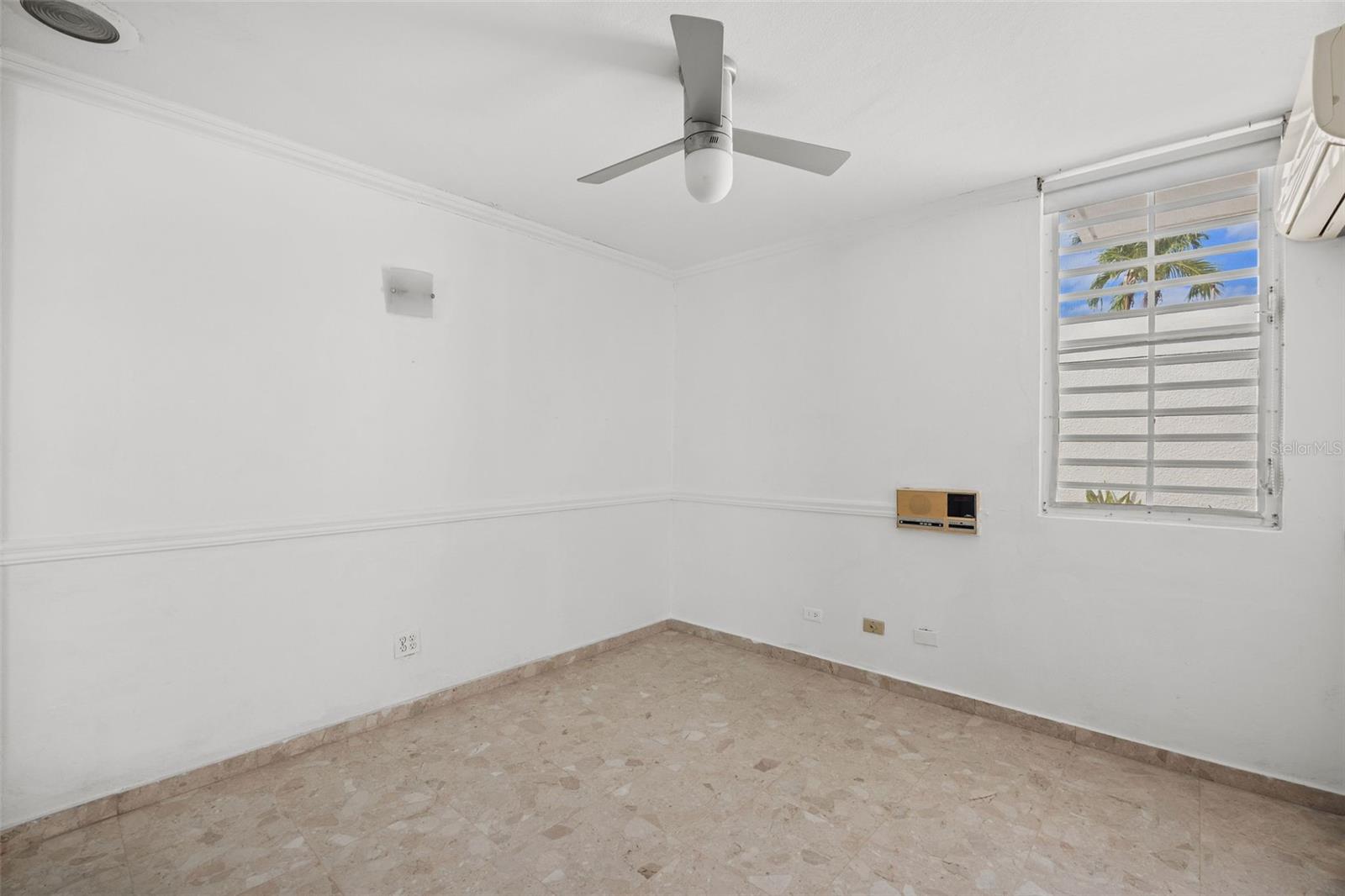 MANSIONES DE GARDEN HILLS - Residential