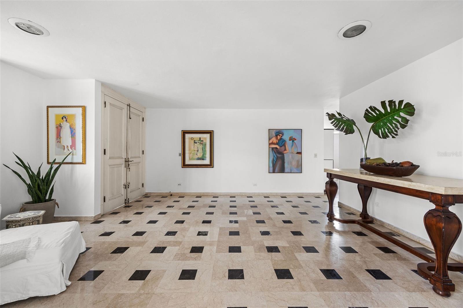 MANSIONES DE GARDEN HILLS - Residential