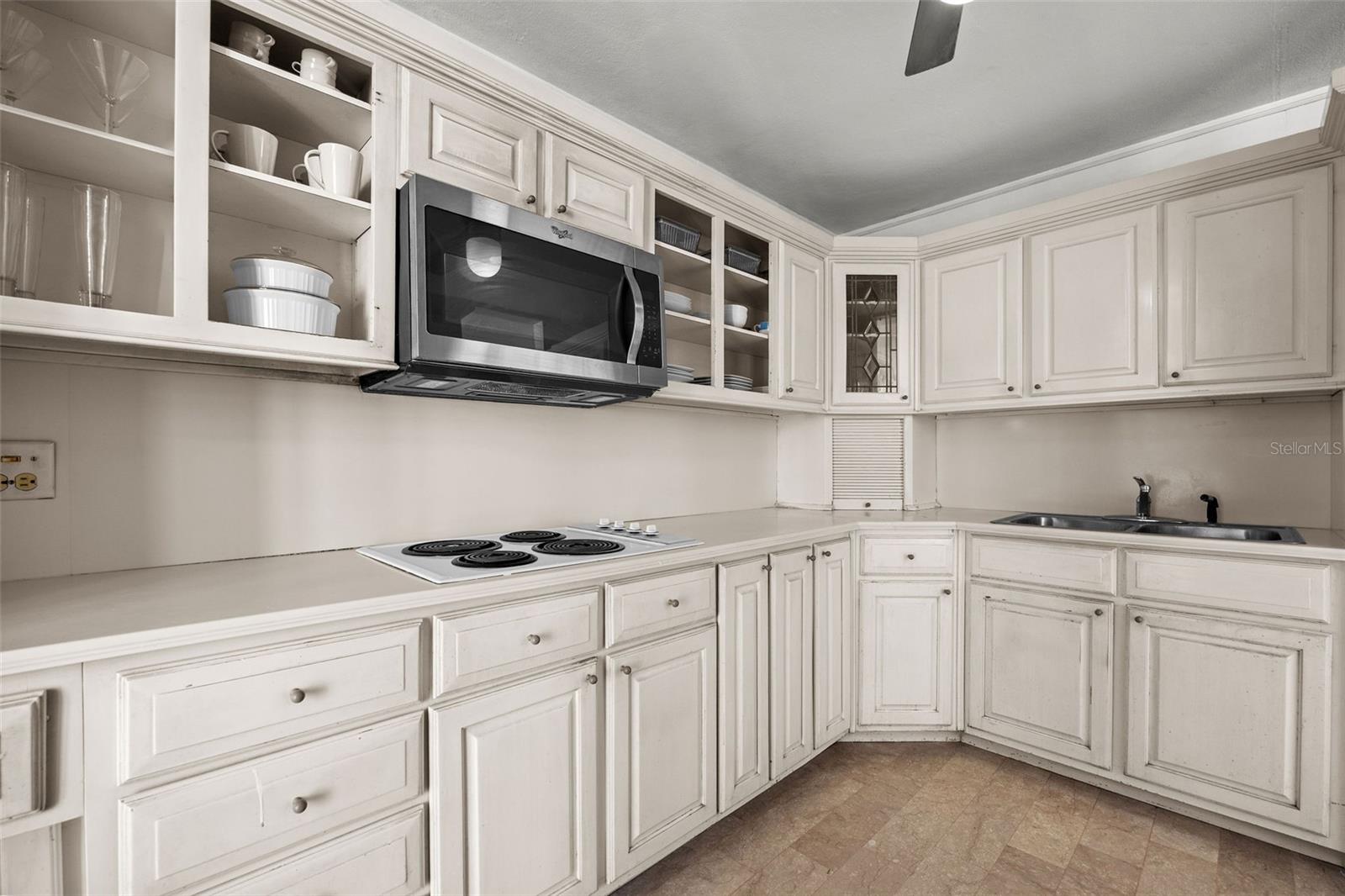 MANSIONES DE GARDEN HILLS - Residential