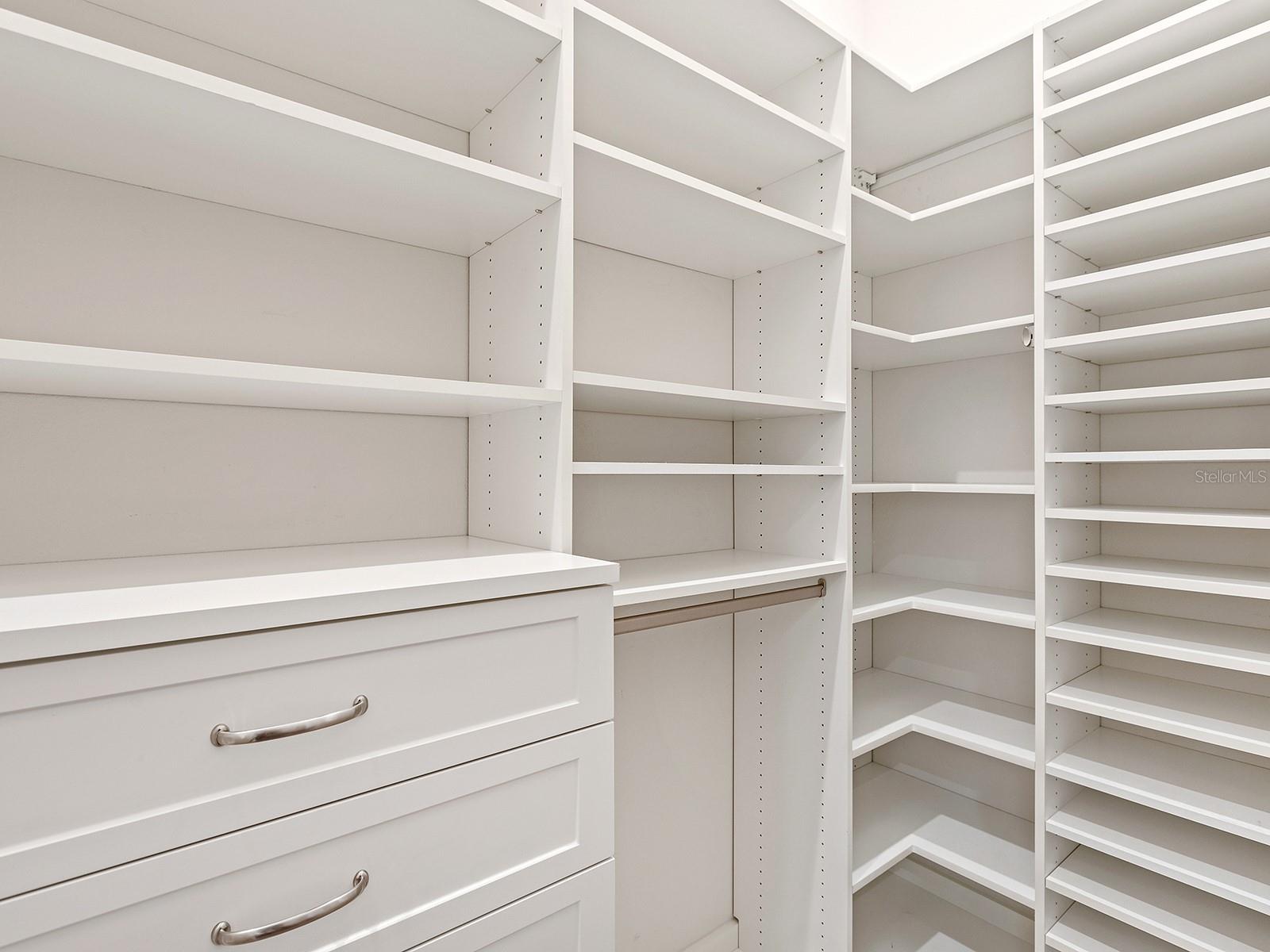 LAKE CLUB PH II UNIT 1-B - Residential