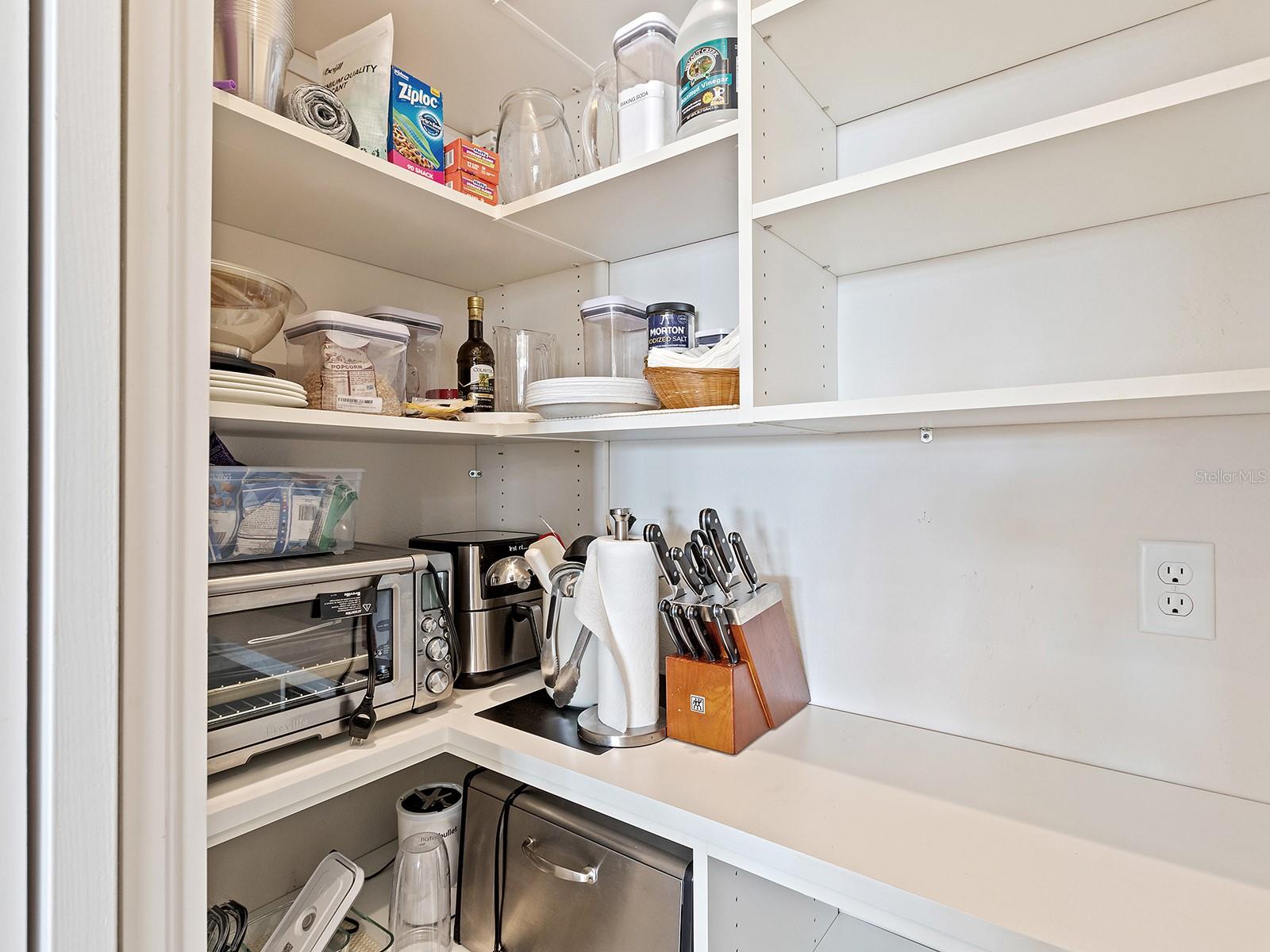 LAKE CLUB PH II UNIT 1-B - Residential