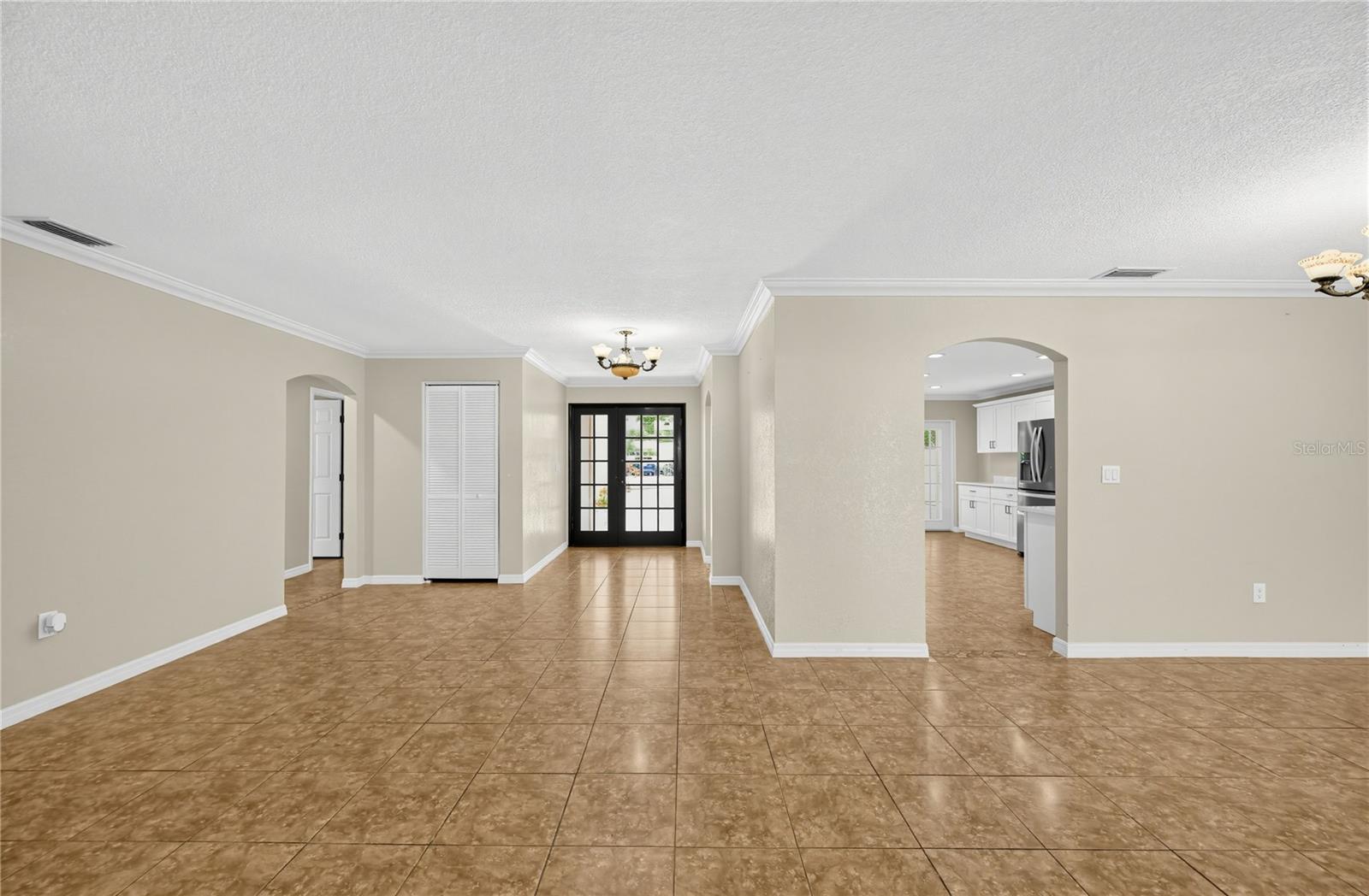 915 SEMINOLE BOULEVARD
