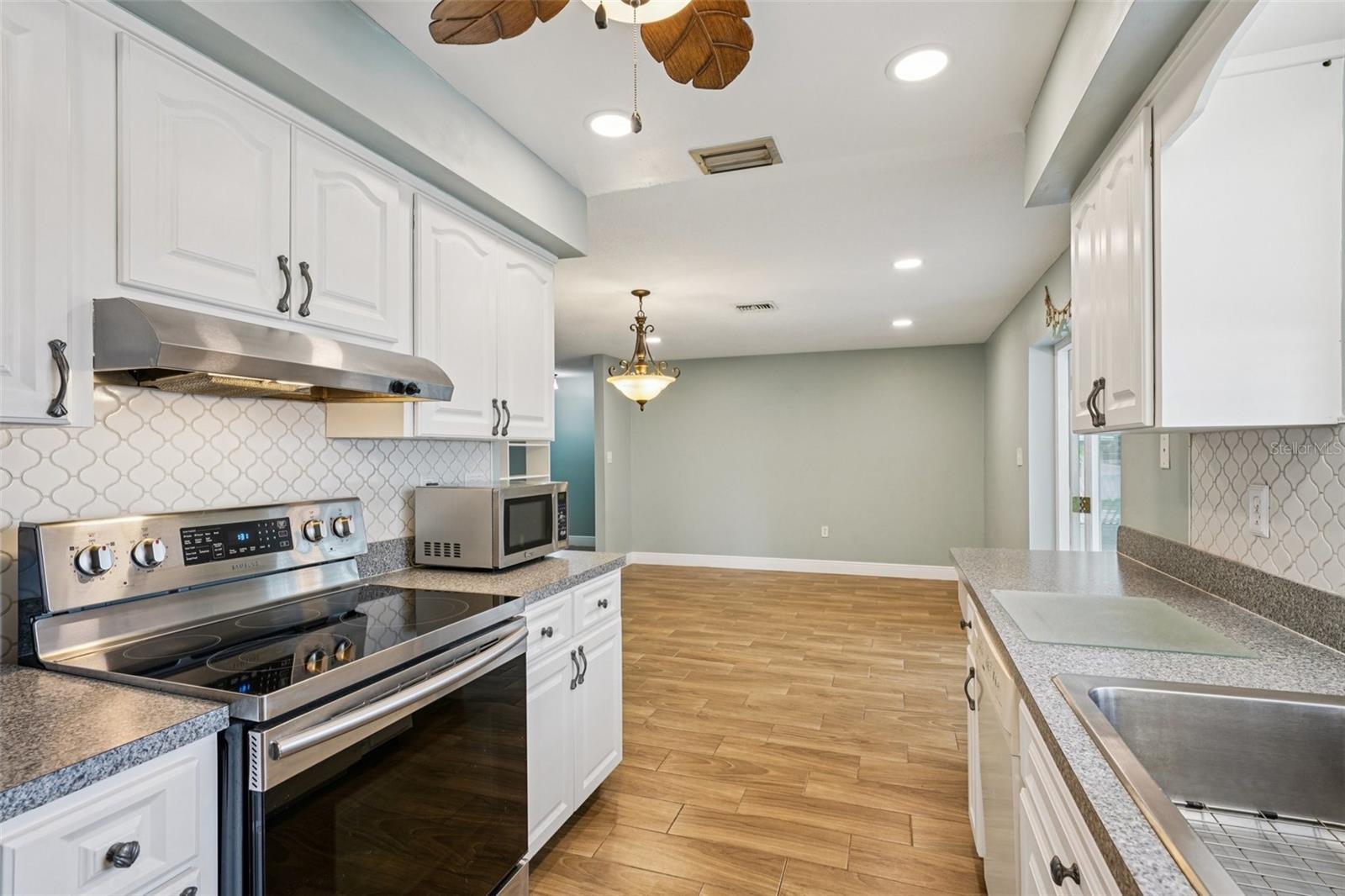 GULF OAKS ESTS - Residential