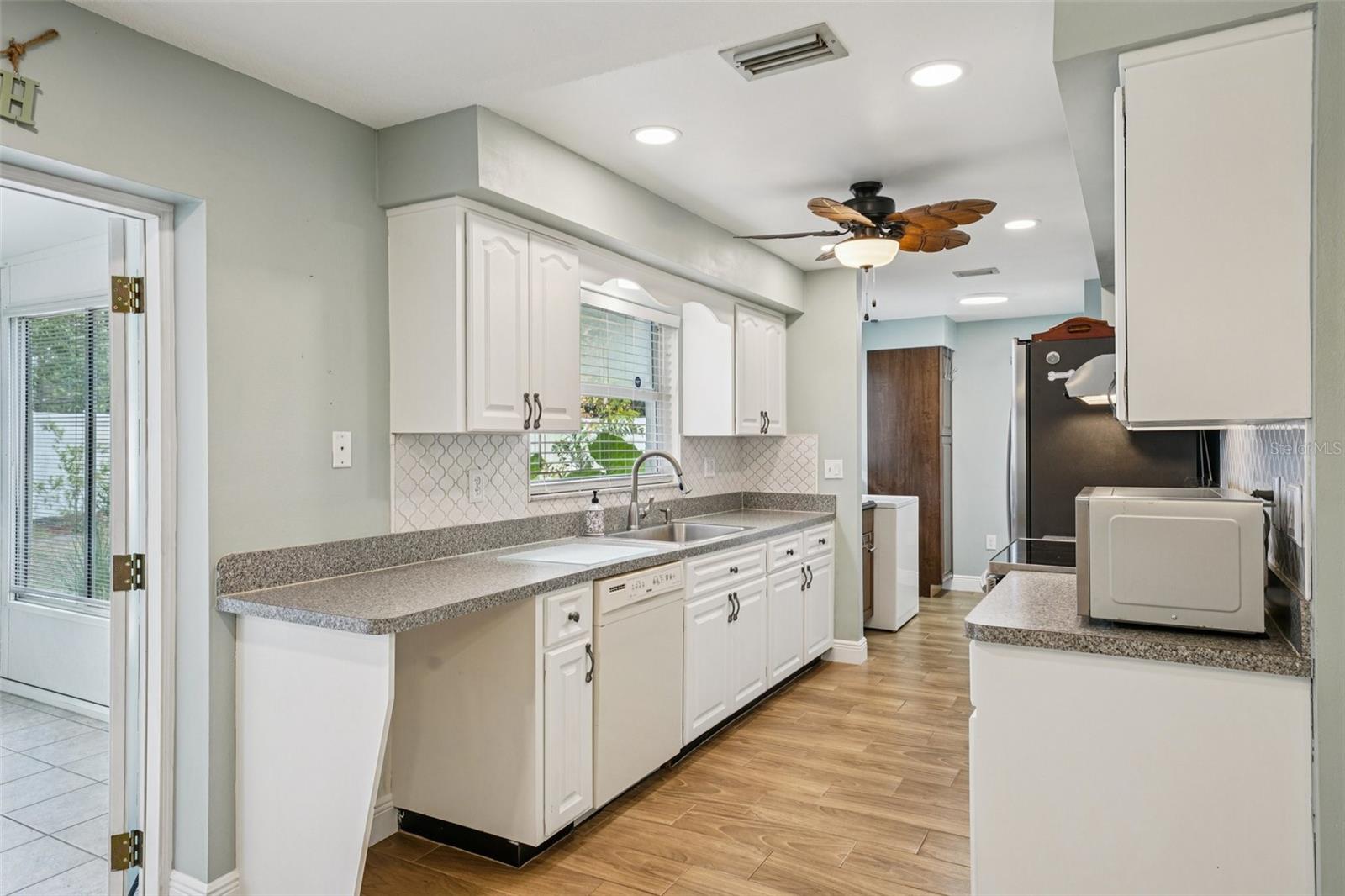 GULF OAKS ESTS - Residential