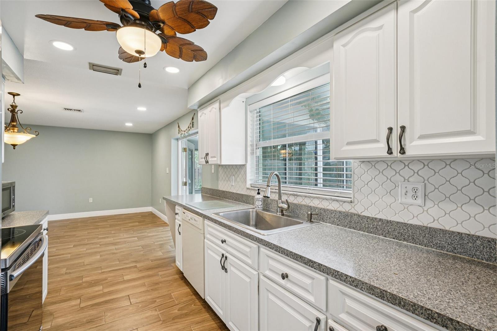 GULF OAKS ESTS - Residential