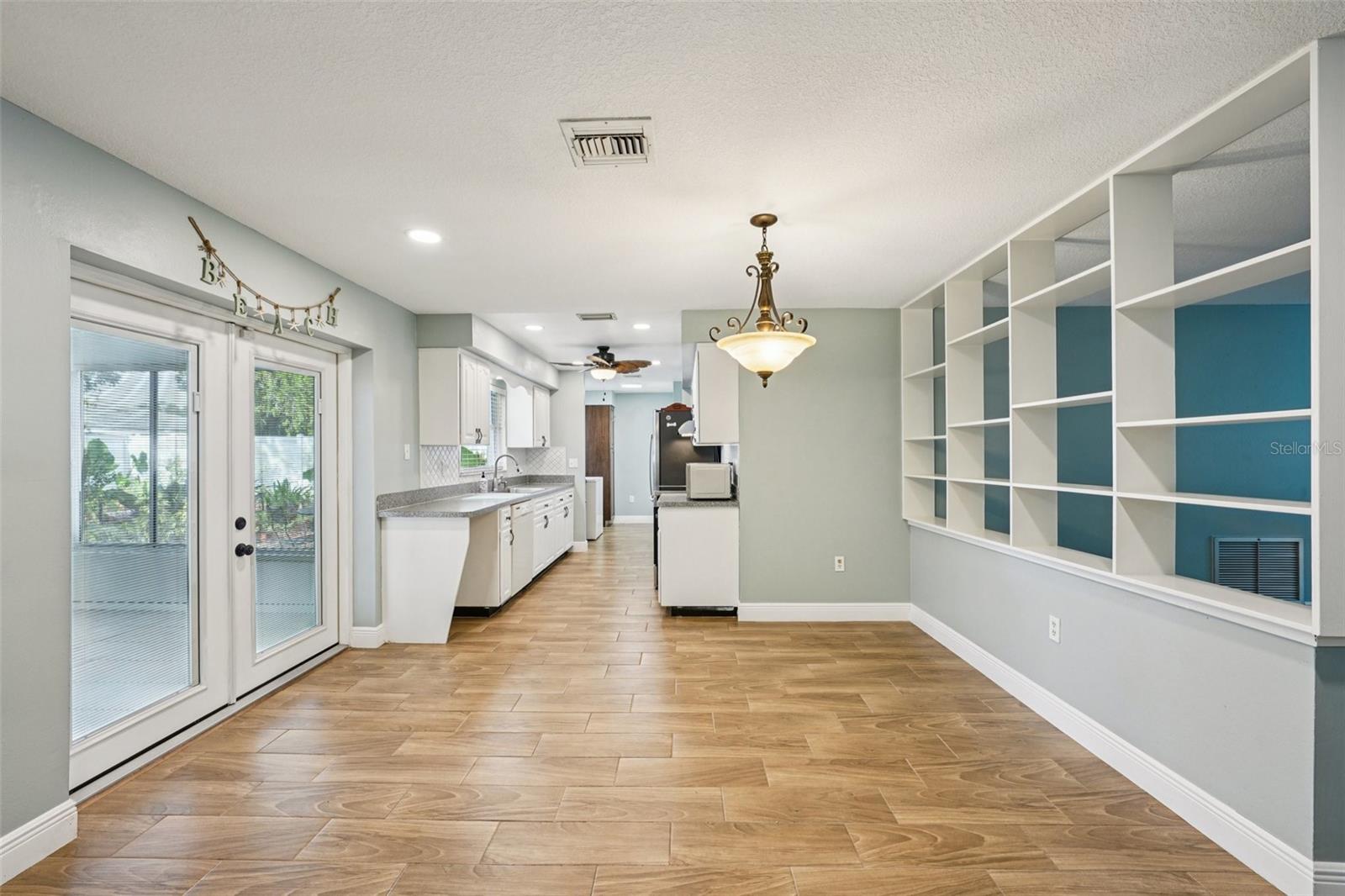 GULF OAKS ESTS - Residential