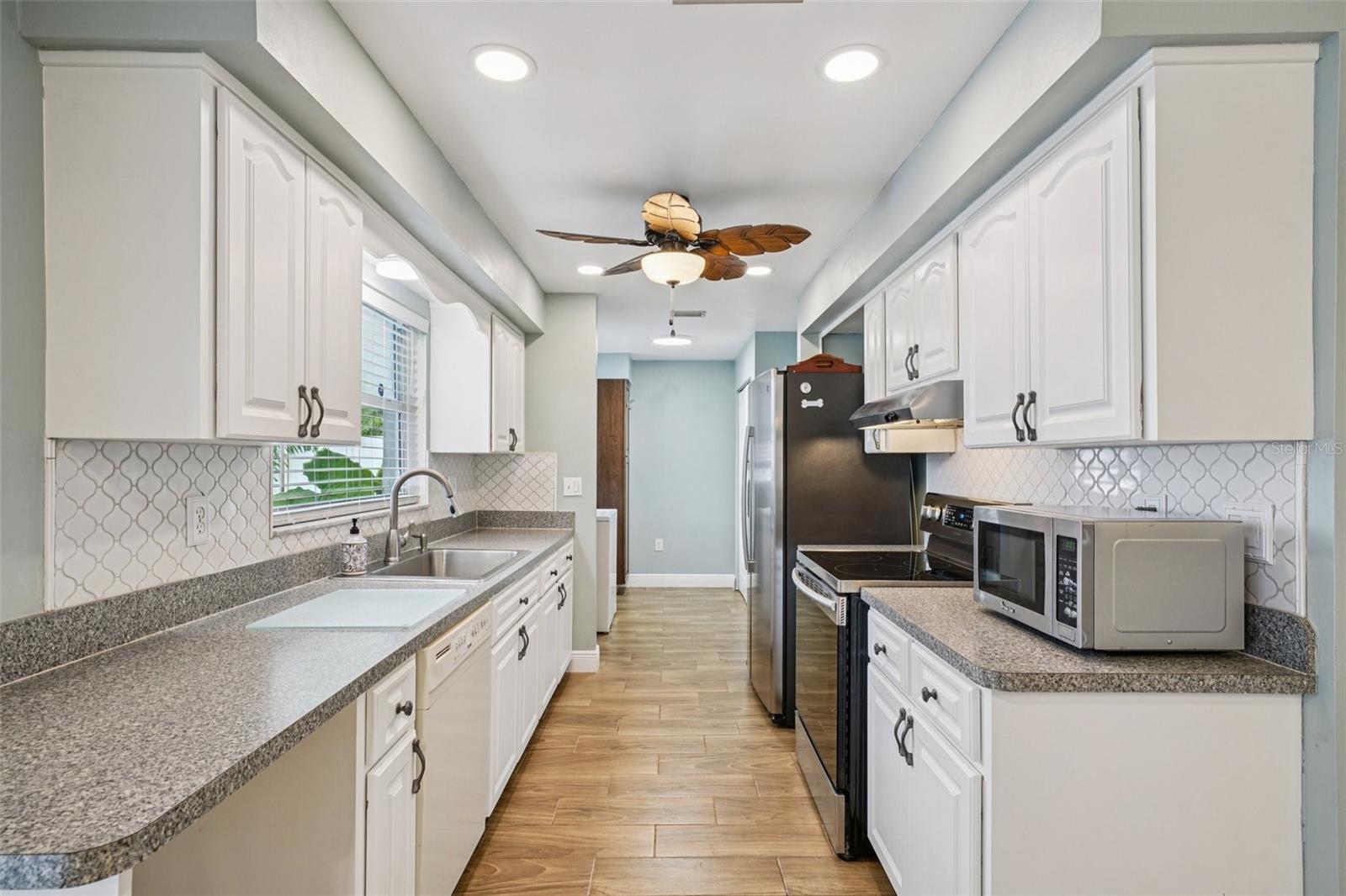 GULF OAKS ESTS - Residential