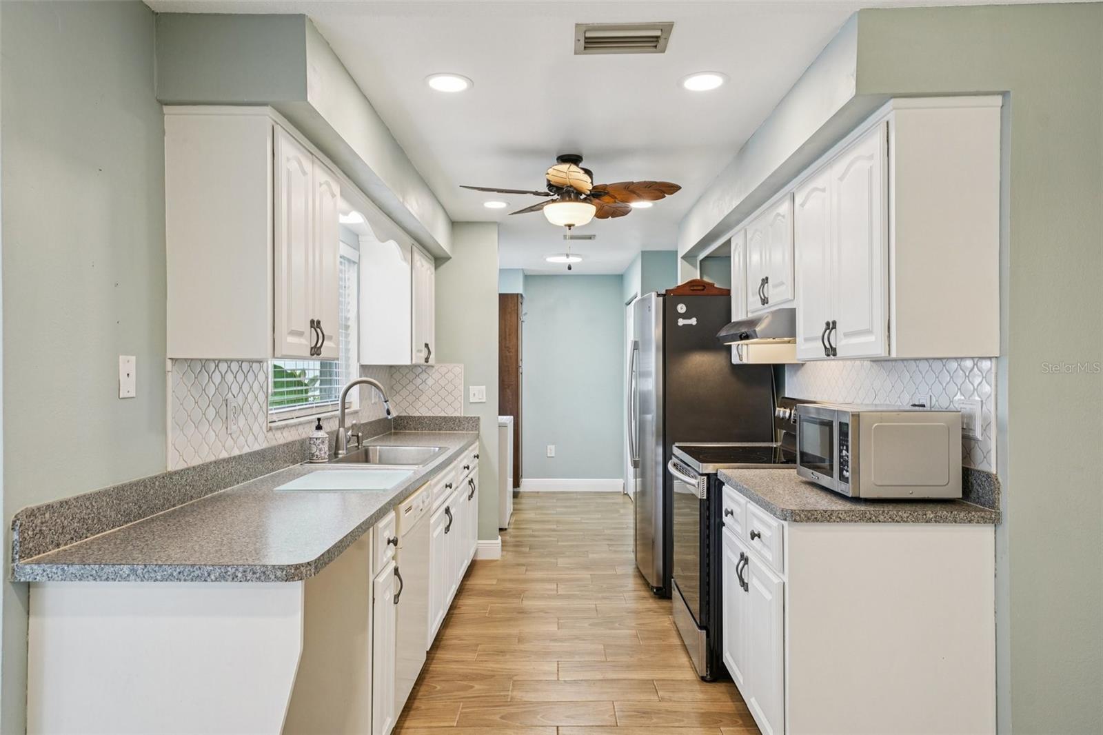 GULF OAKS ESTS - Residential