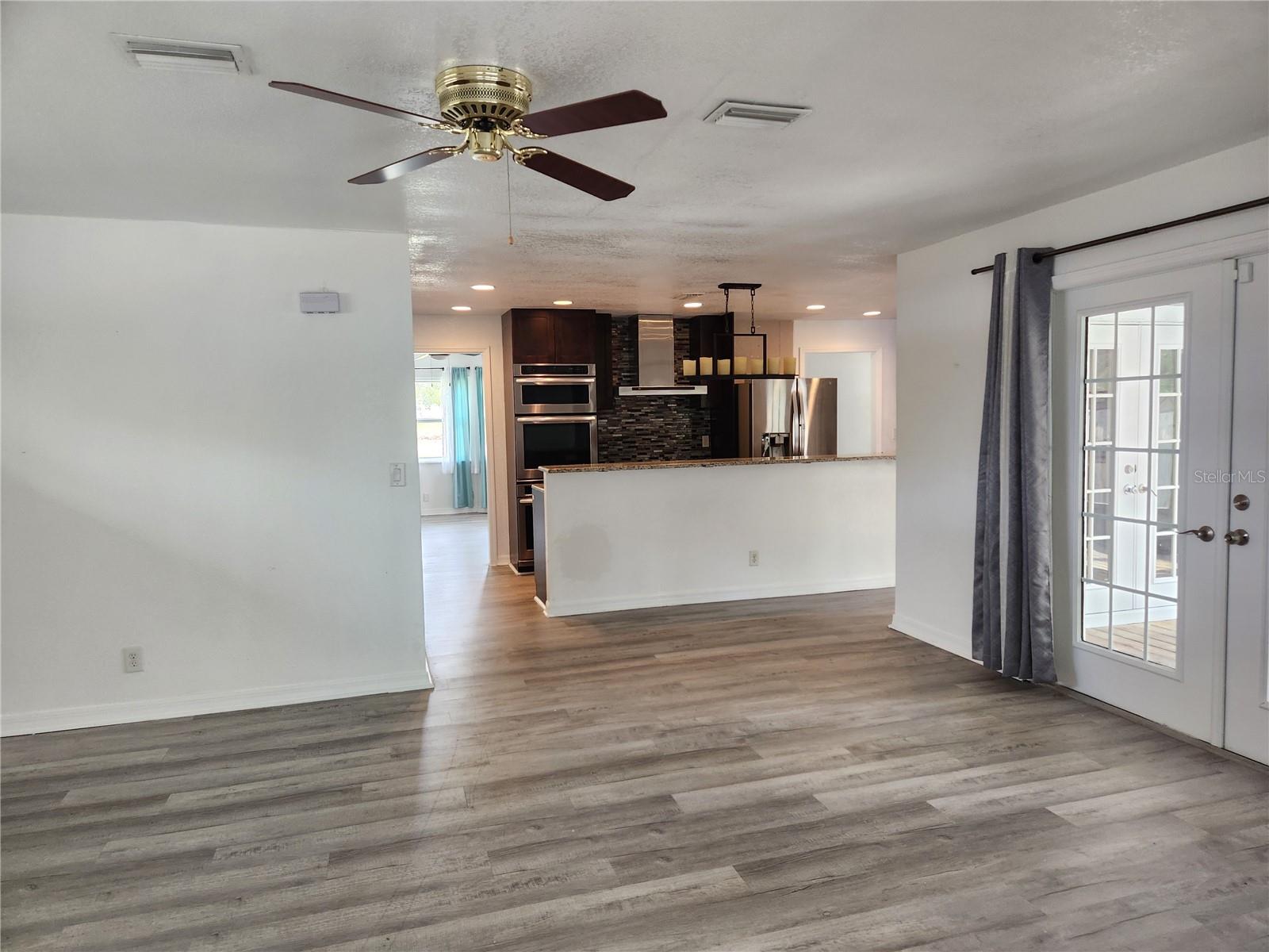 VAN SANT SUB - Residential