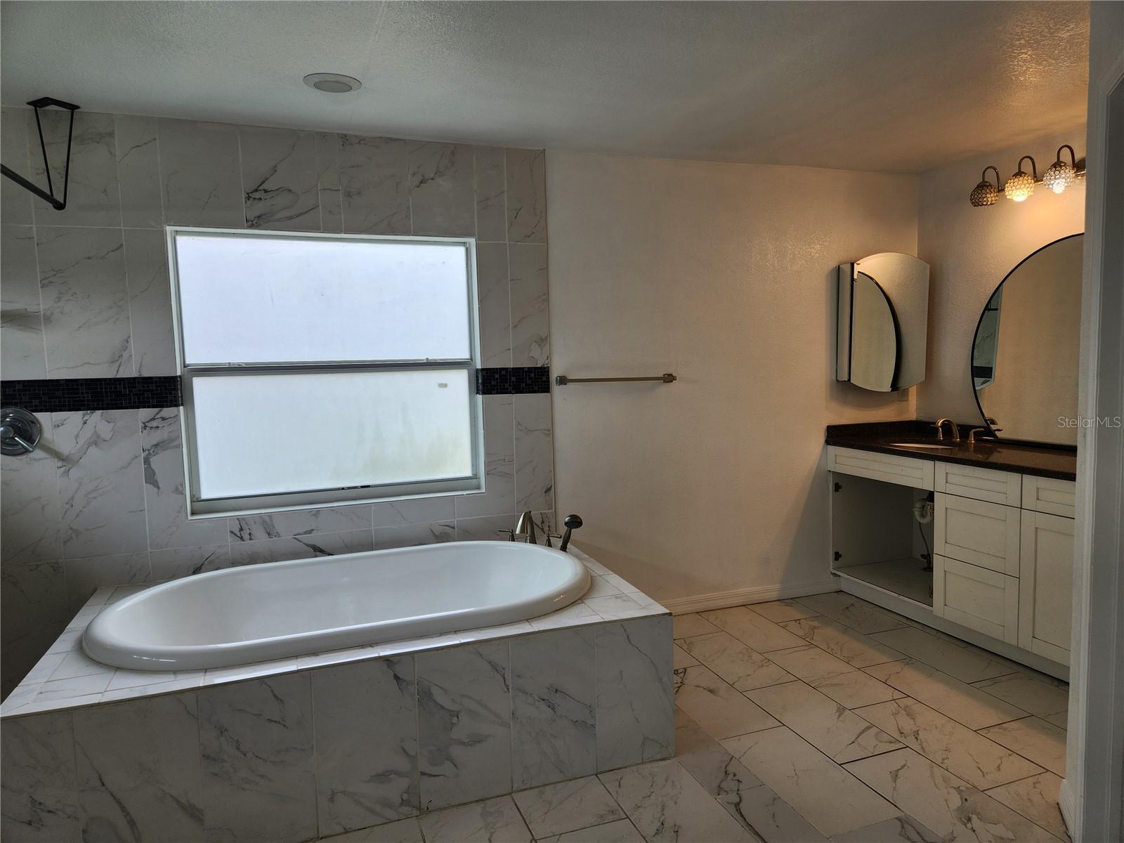 VAN SANT SUB - Residential