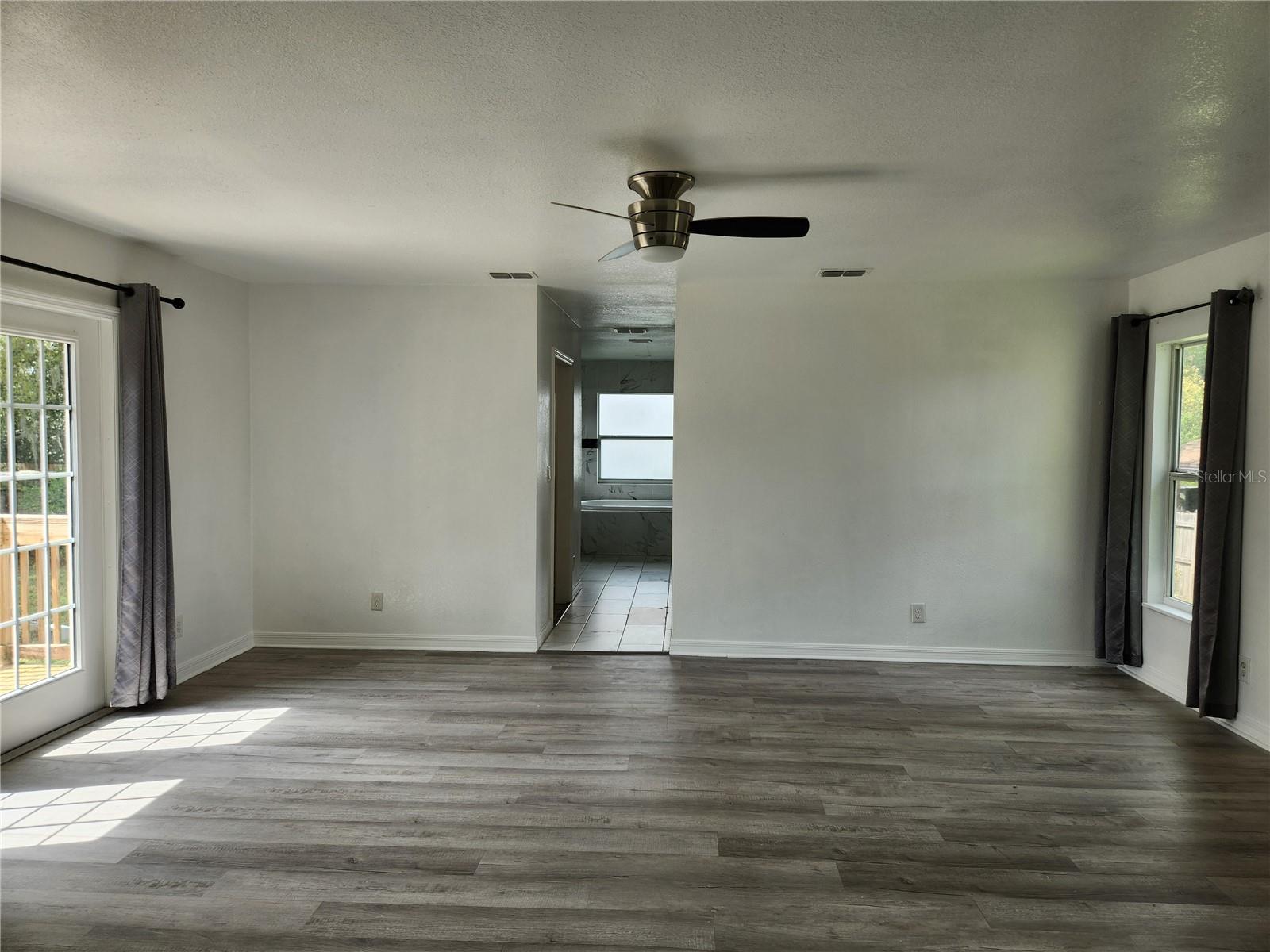 VAN SANT SUB - Residential