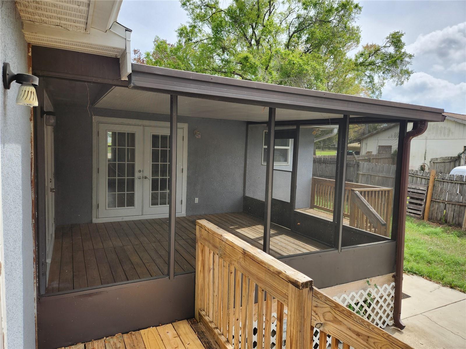 VAN SANT SUB - Residential