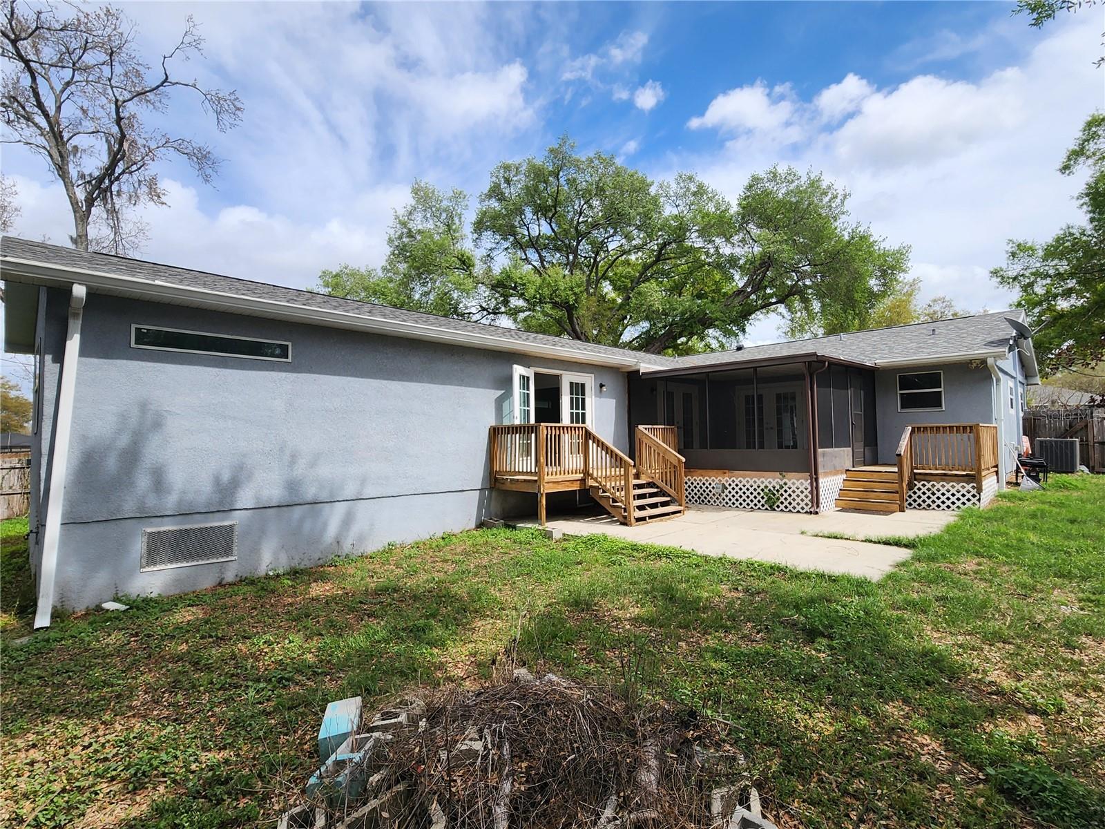 VAN SANT SUB - Residential