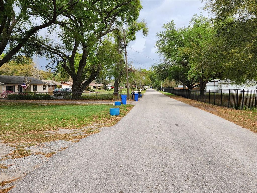 Photo of 1926 Meadowridge Drive, Valrico, FL 33596 (MLS # TB8487306)