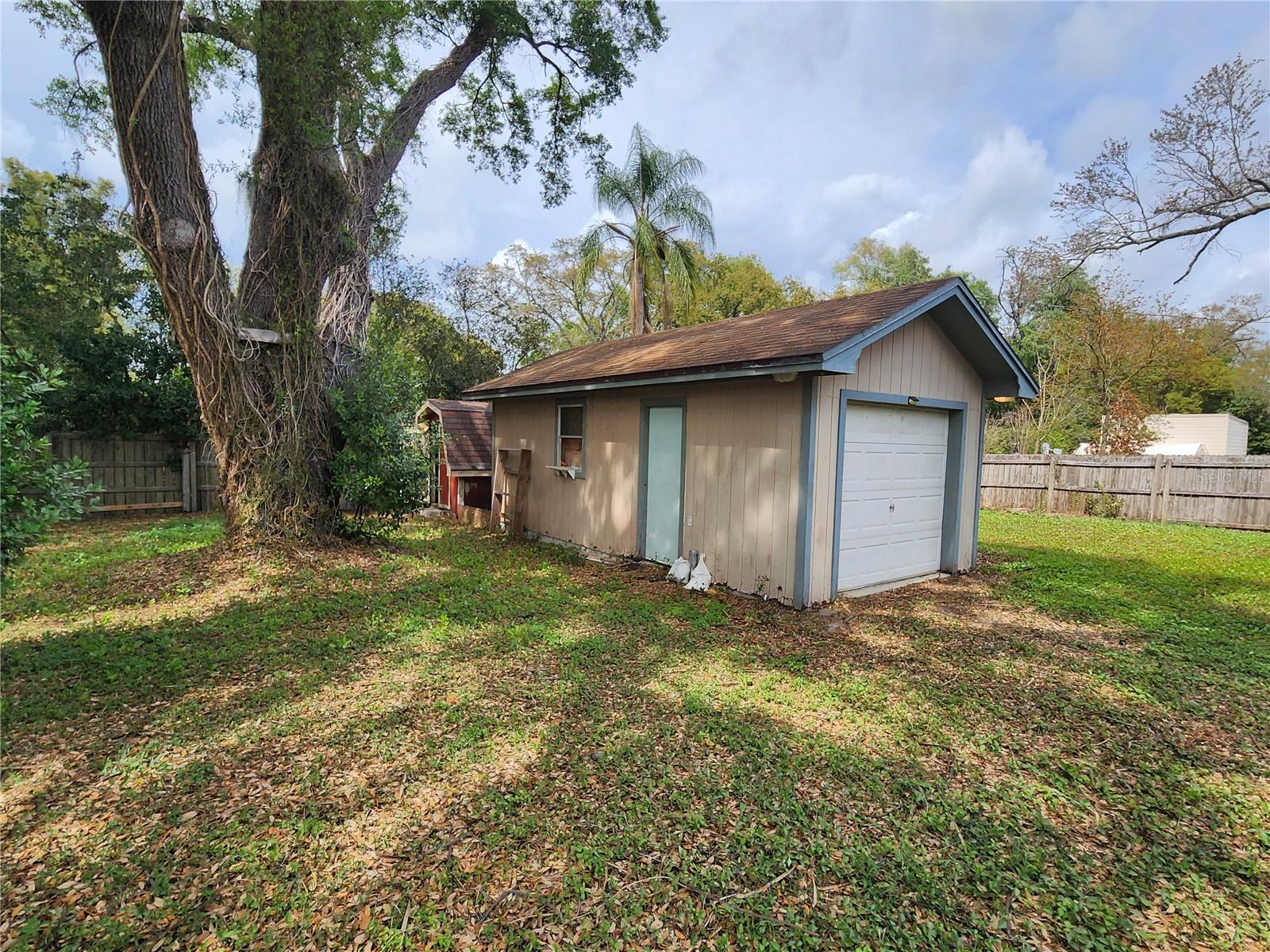 VAN SANT SUB - Residential