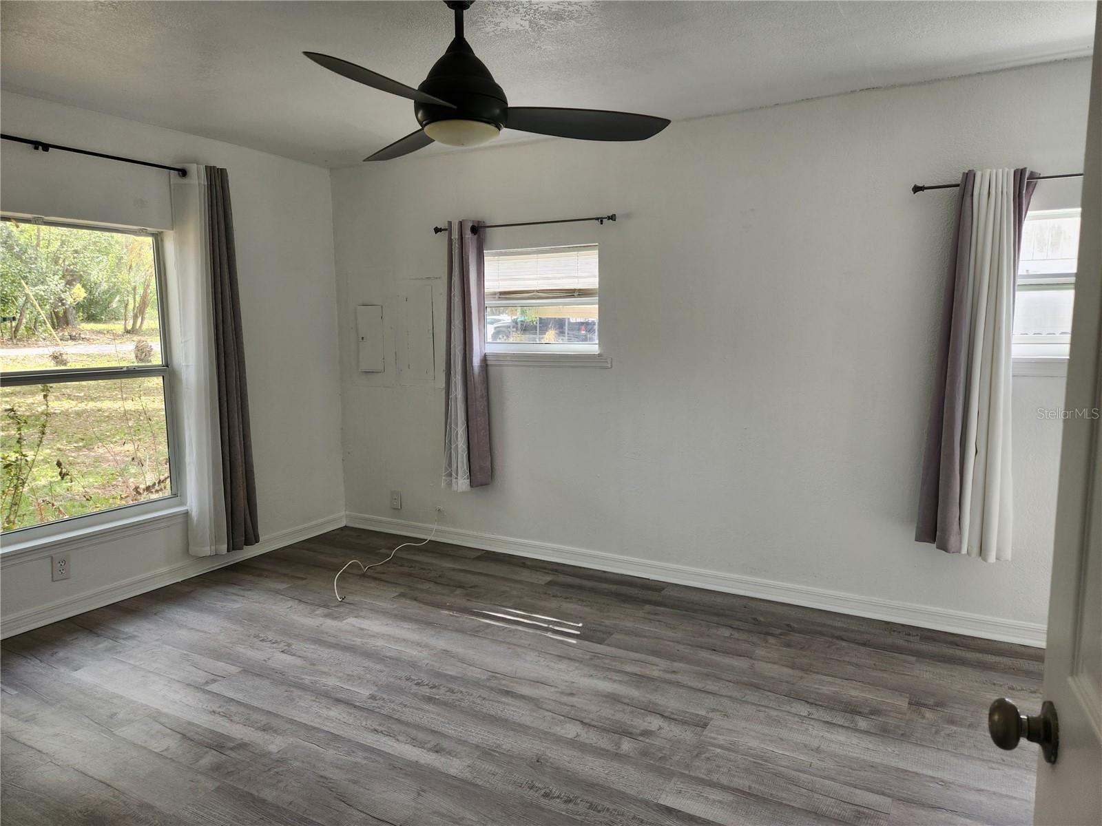 VAN SANT SUB - Residential