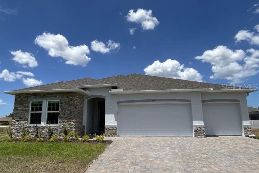 Photo of 10 Fitzgerald Lane, Palm Coast, FL 32137 (MLS # O6398163)