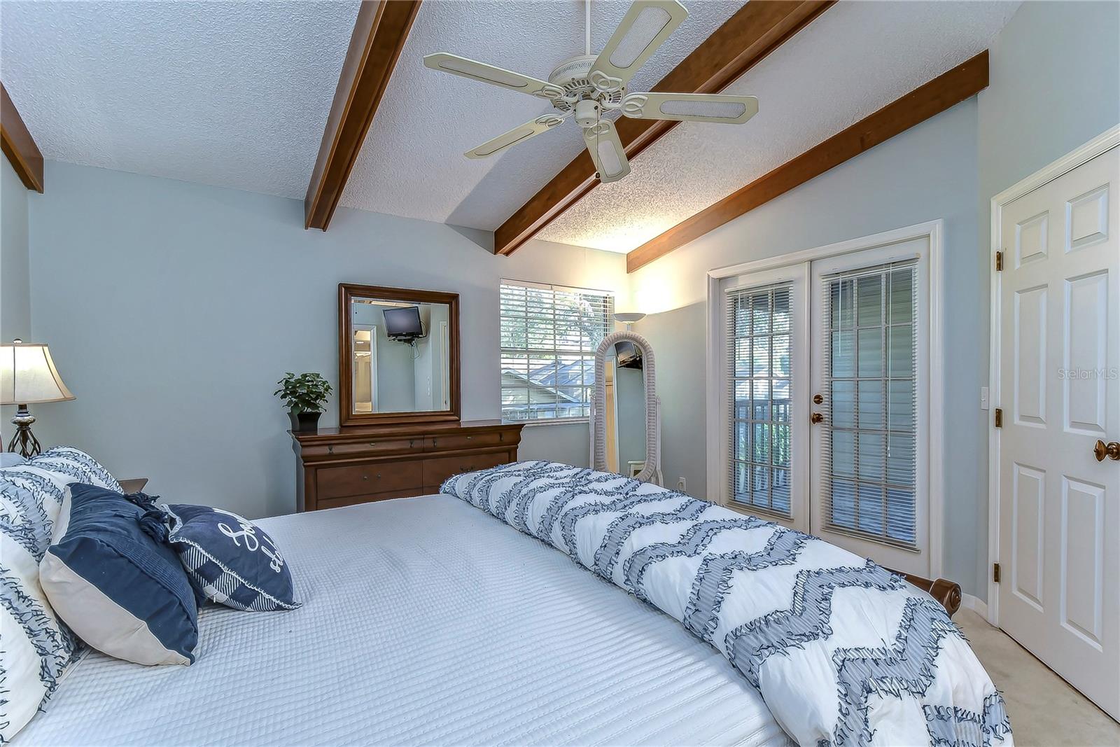 LAUREL OAKS AT COUNTRY WOODS CONDO - Residential