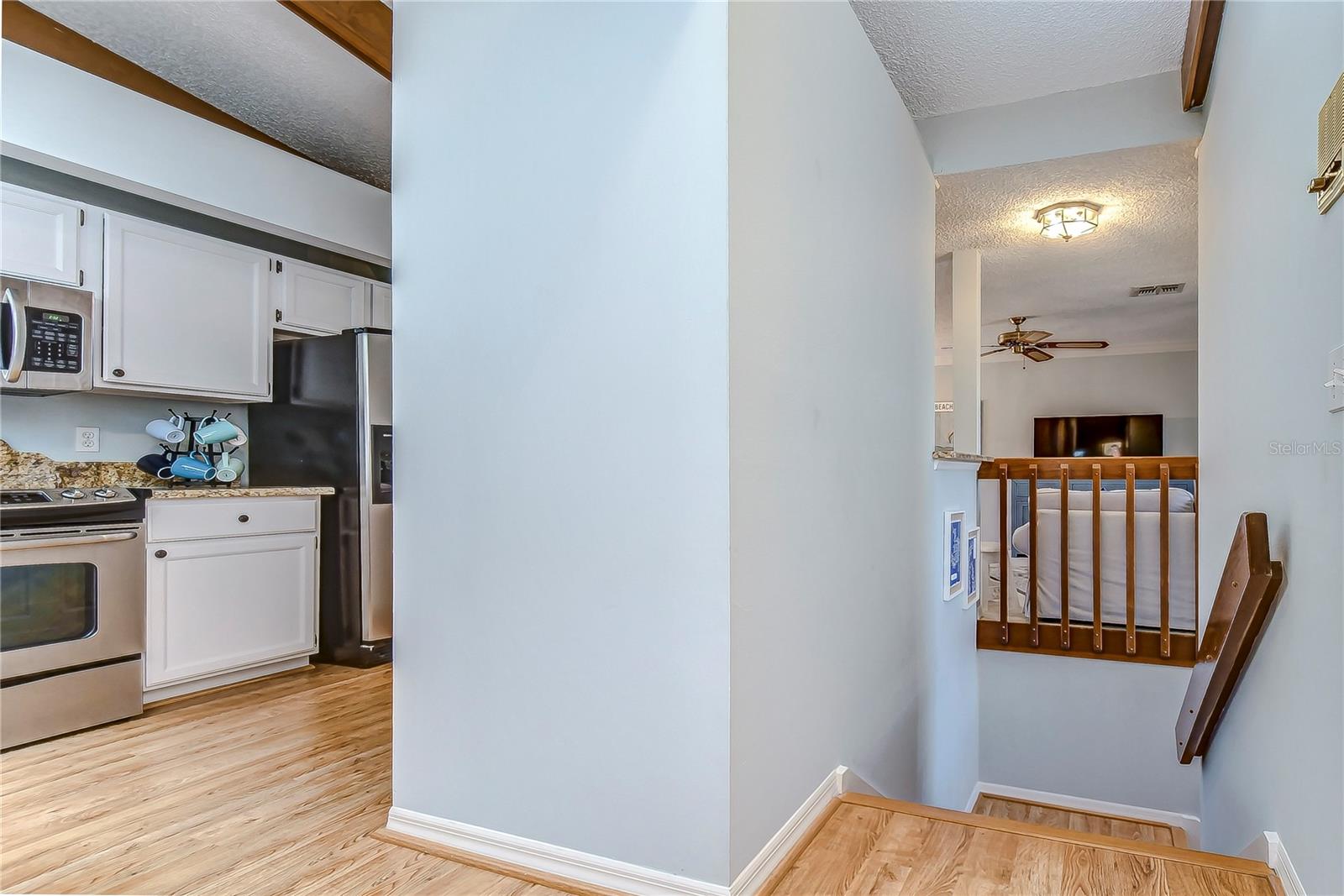 LAUREL OAKS AT COUNTRY WOODS CONDO - Residential