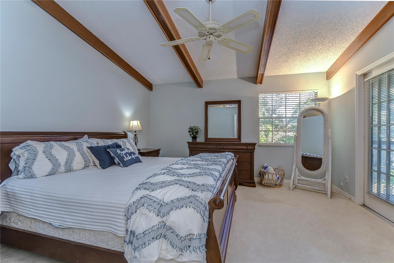 LAUREL OAKS AT COUNTRY WOODS CONDO - Residential