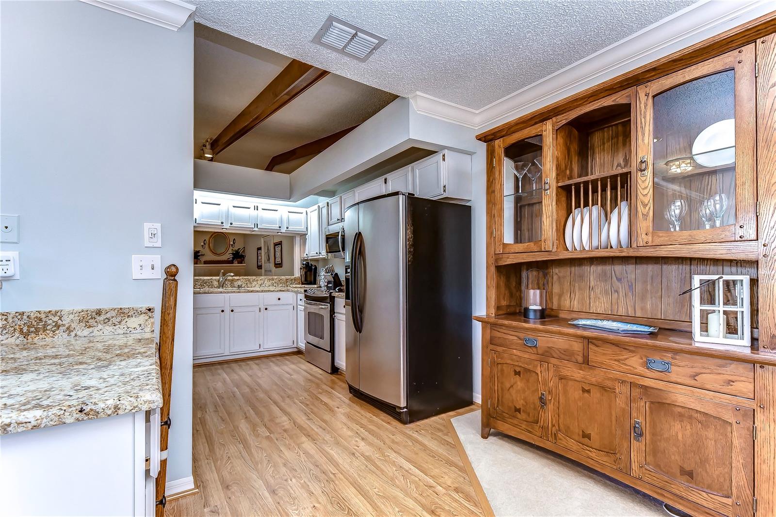 LAUREL OAKS AT COUNTRY WOODS CONDO - Residential