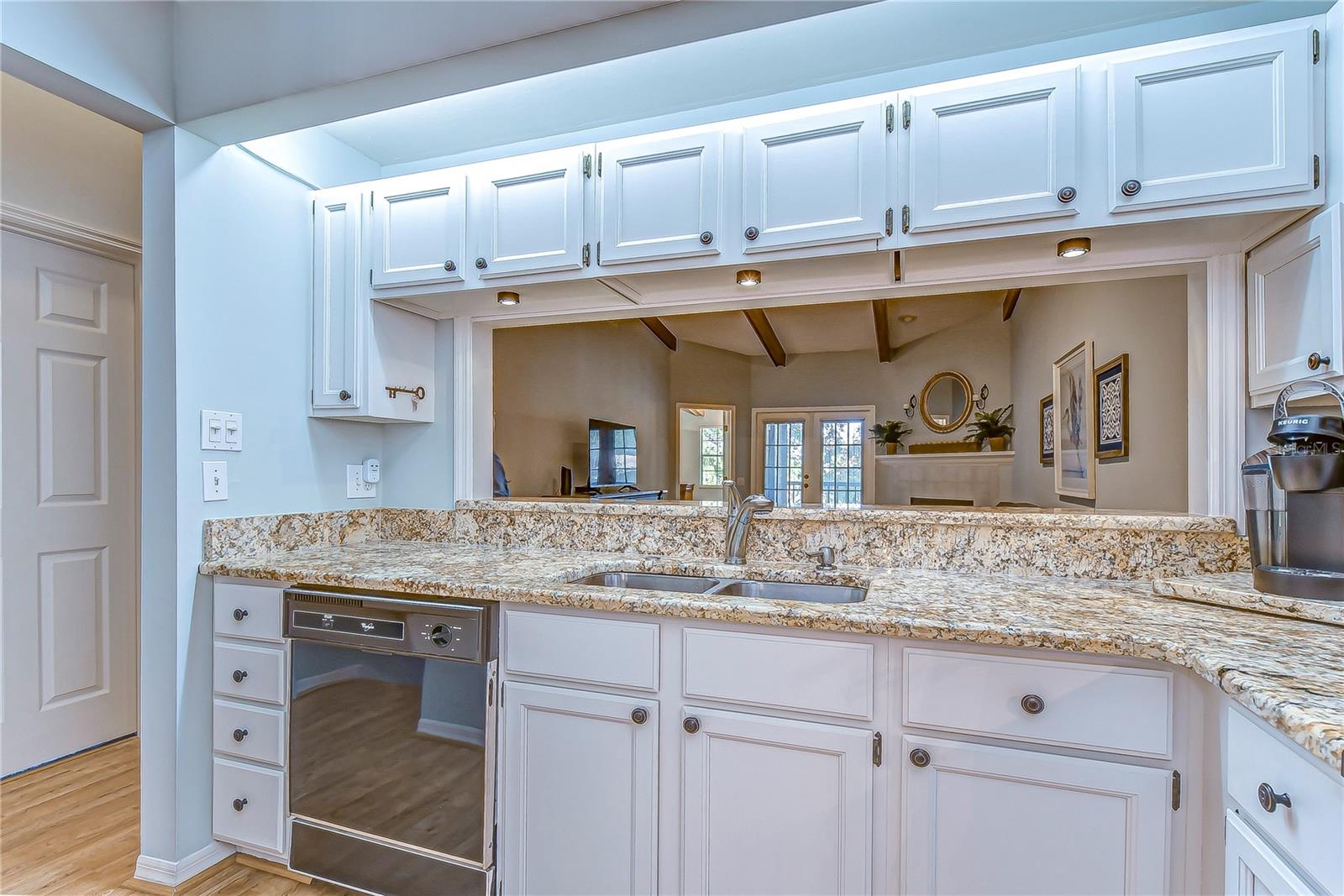 LAUREL OAKS AT COUNTRY WOODS CONDO - Residential