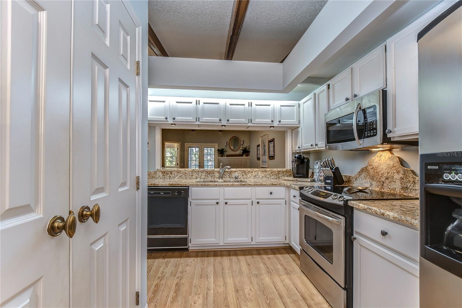 LAUREL OAKS AT COUNTRY WOODS CONDO - Residential