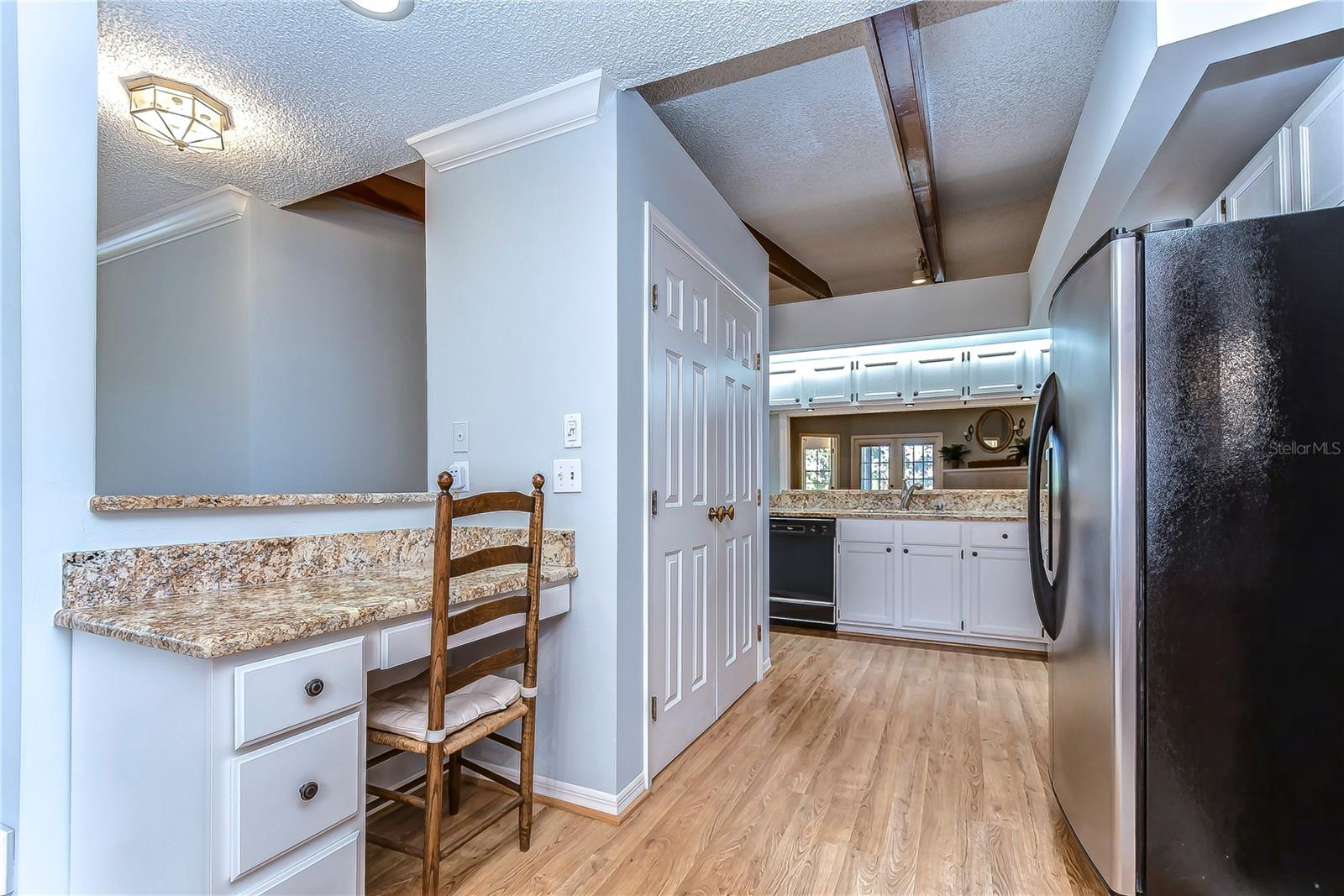 LAUREL OAKS AT COUNTRY WOODS CONDO - Residential