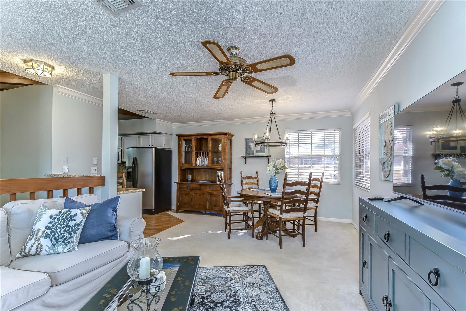 LAUREL OAKS AT COUNTRY WOODS CONDO - Residential