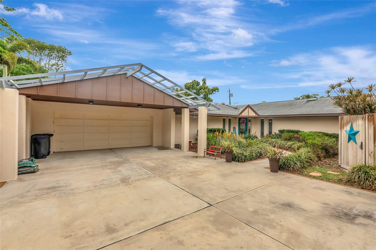 WHISPERING PINES FOREST - Residential