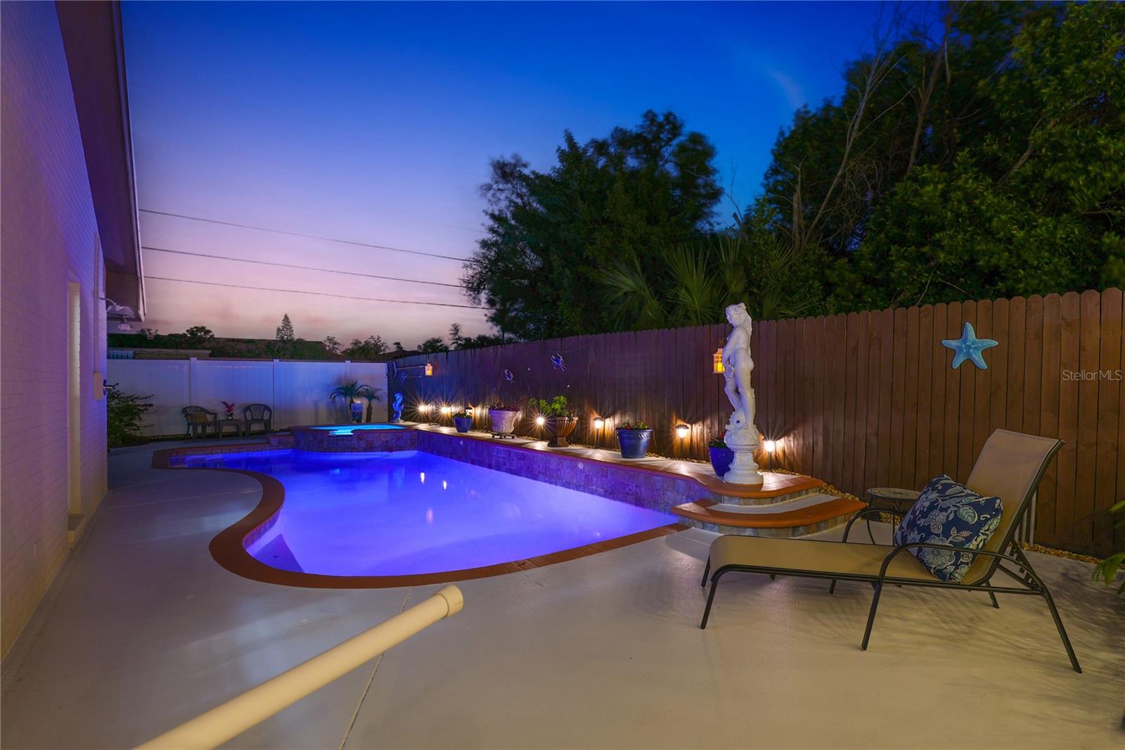 WHISPERING PINES FOREST - Residential