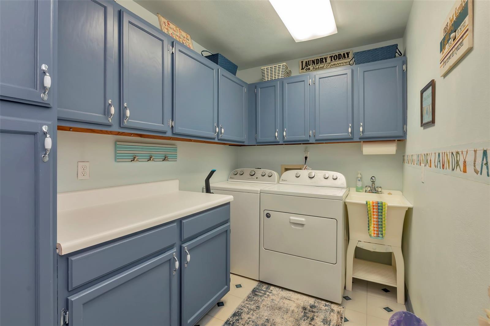 WHISPERING PINES FOREST - Residential