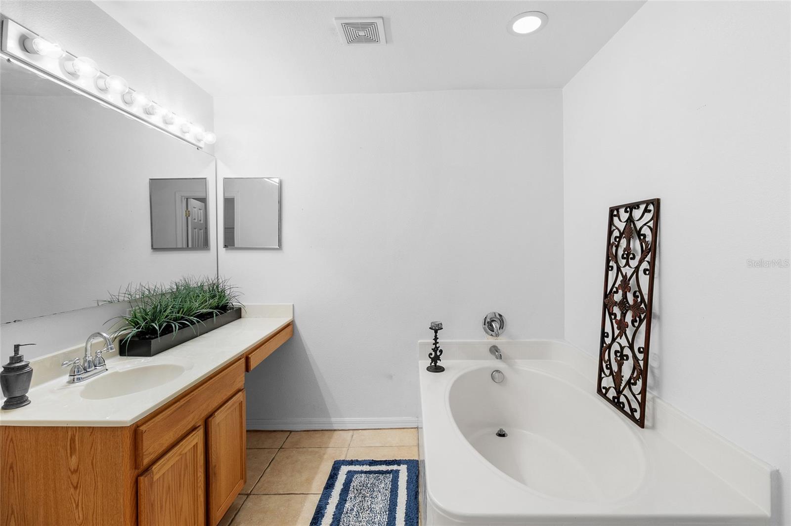 KINGS LAKE PH 3 - Residential