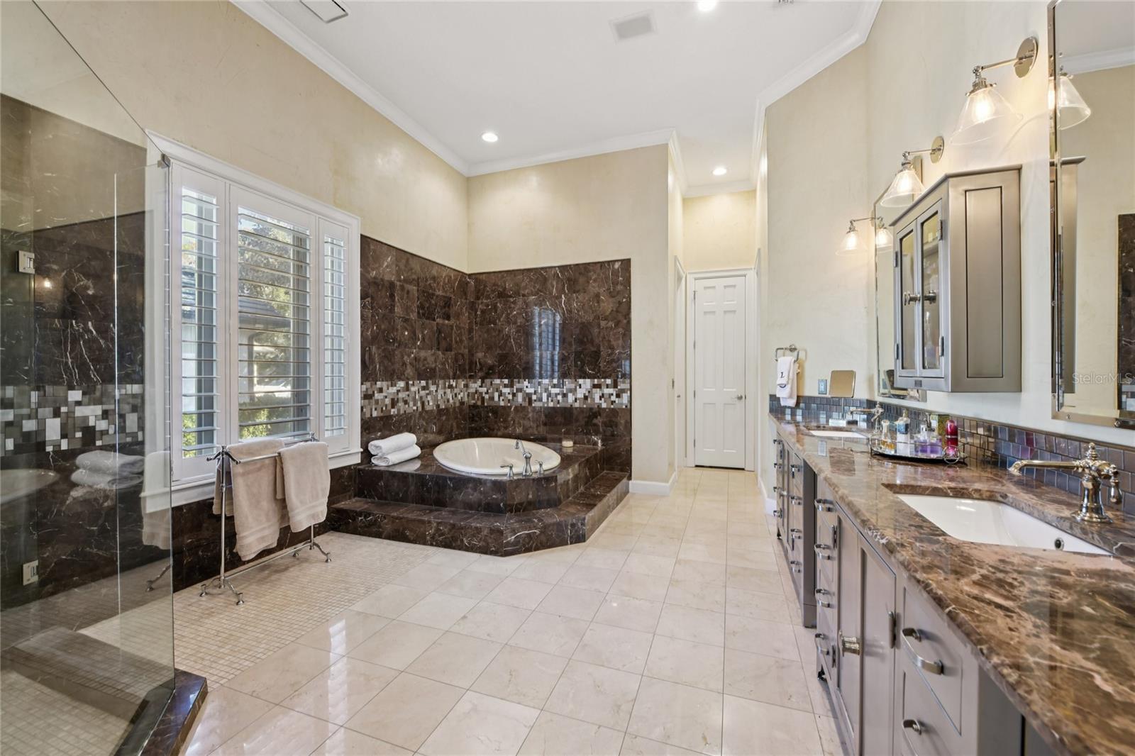 ISLEWORTH - Residential