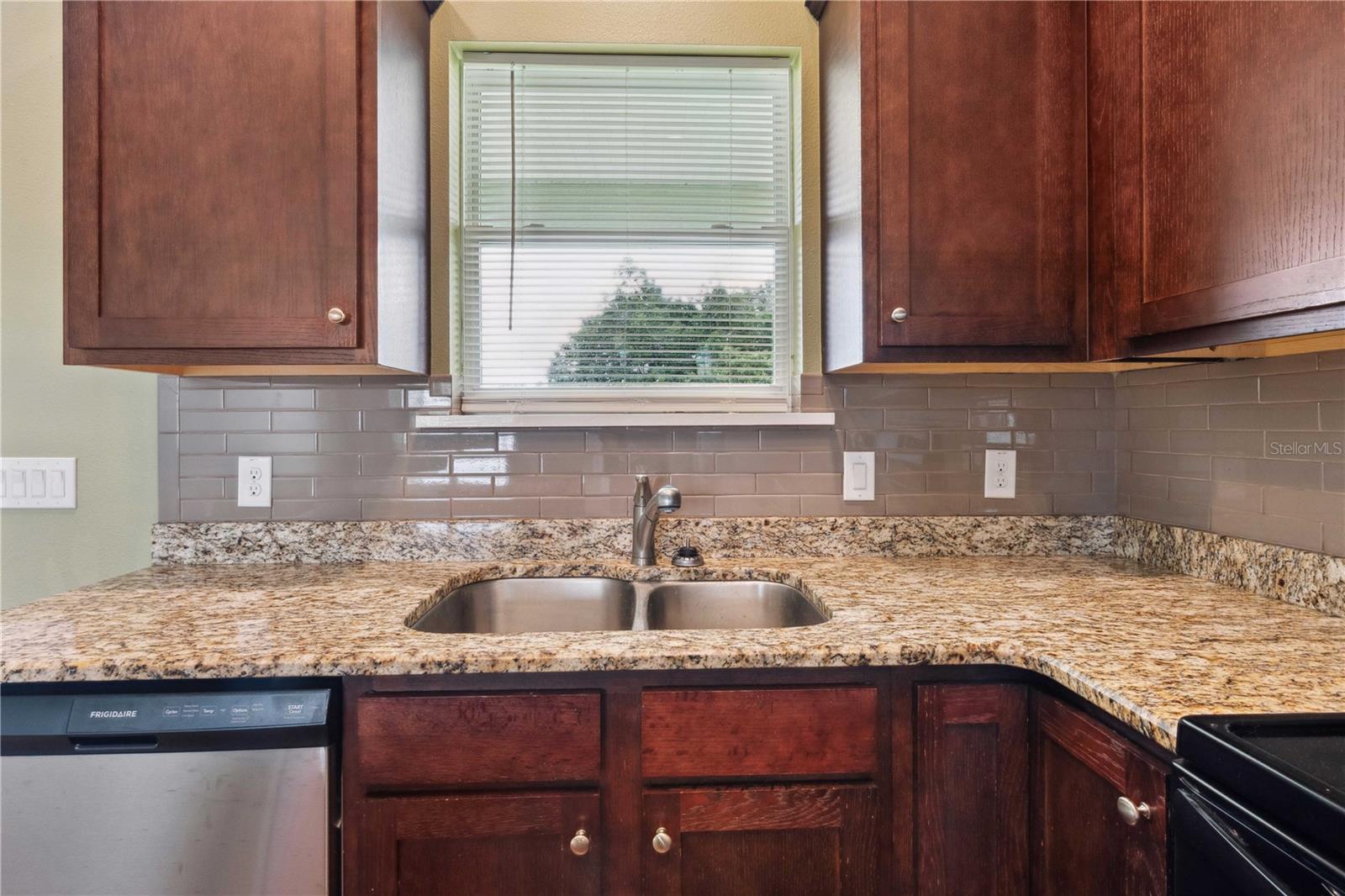 JUMPER CREEK MANOR - Residential