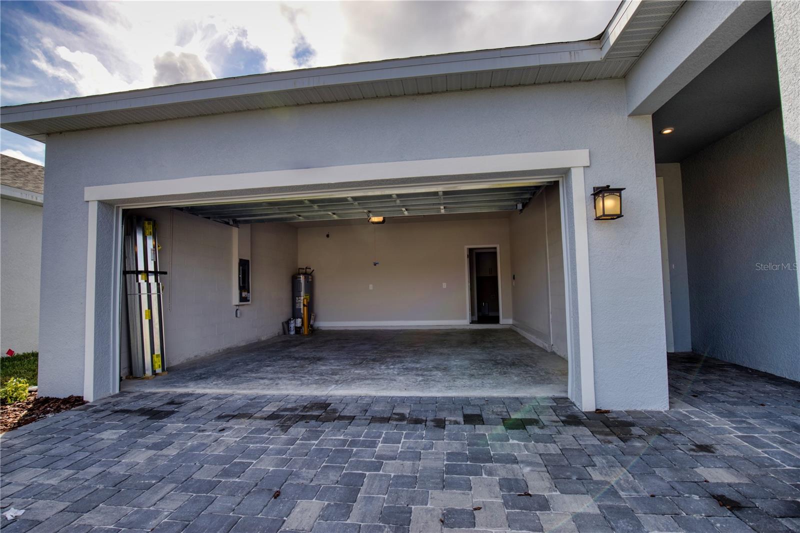PALMS/WEST PORT - Residential Lease