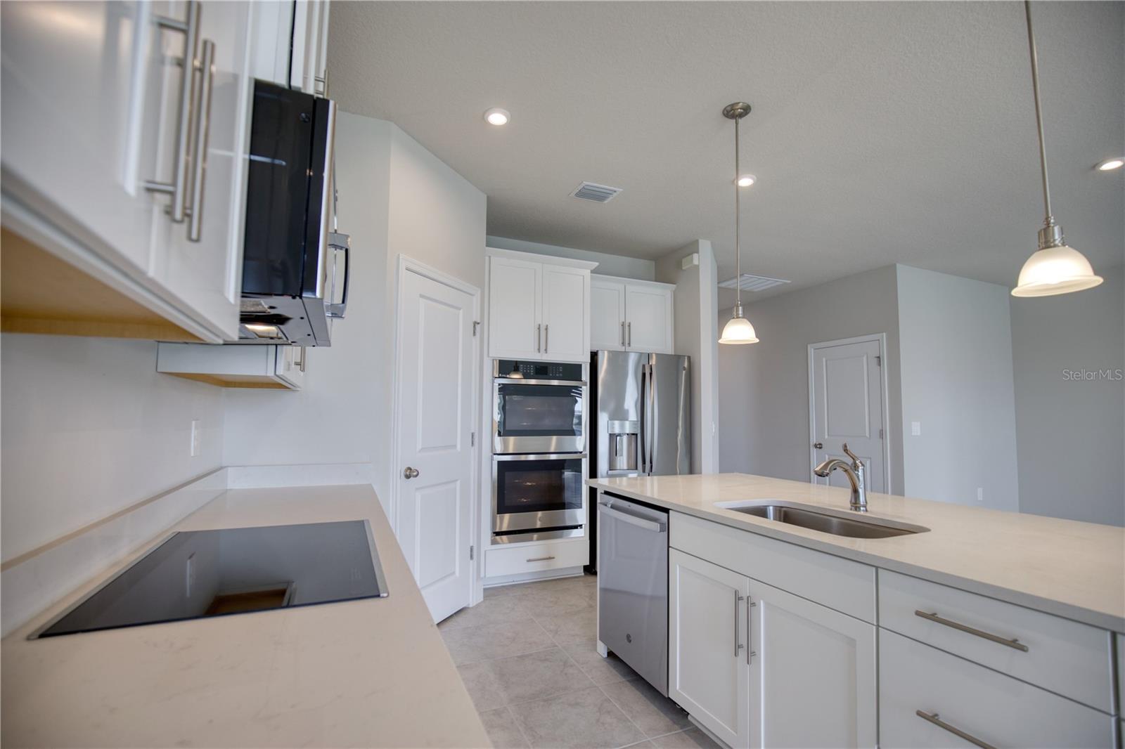 PALMS/WEST PORT - Residential Lease