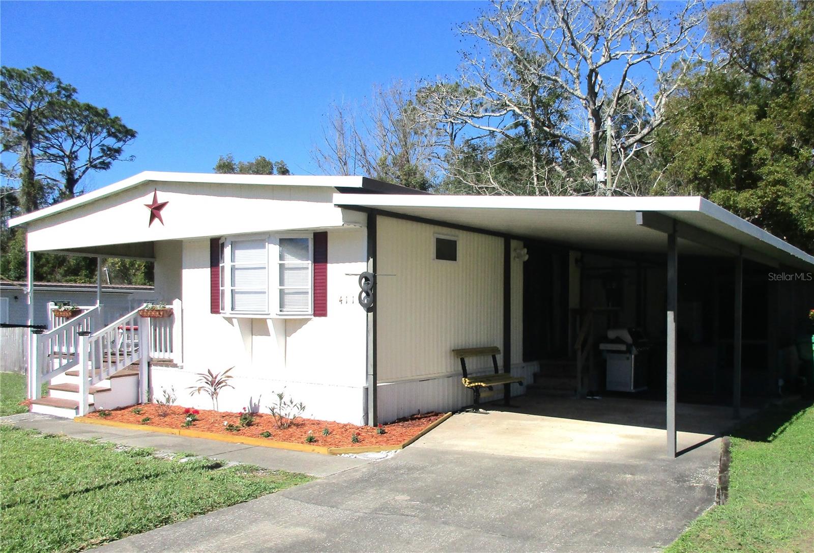 WOODLAND MANOR MOBILE HOME - Residential